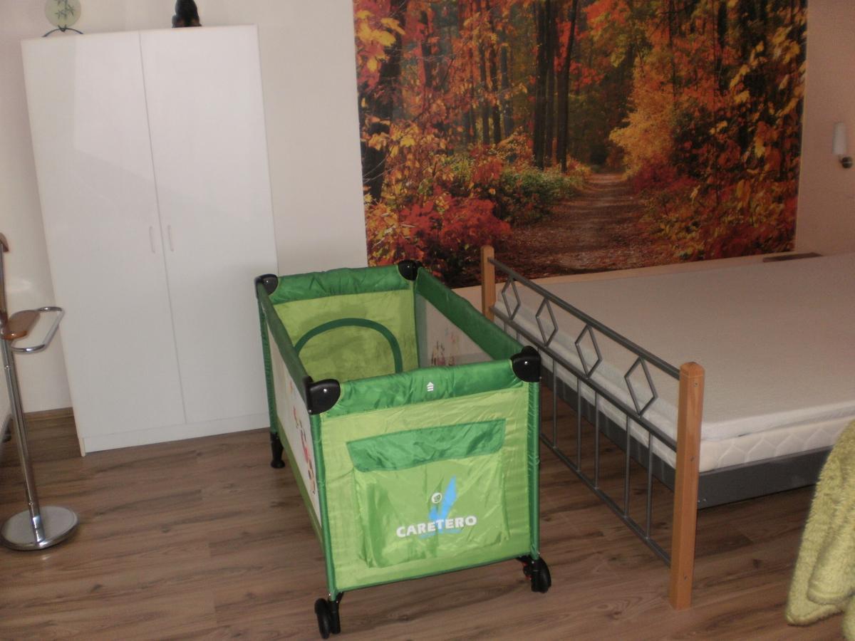 Privat Buk 100 Apartment Jindrichuv Hradec Bagian luar foto