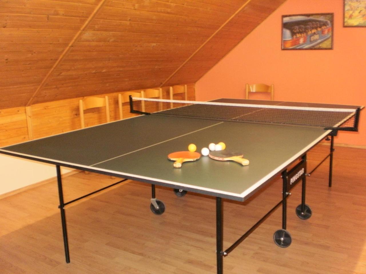 Privat Buk 100 Apartment Jindrichuv Hradec Bagian luar foto
